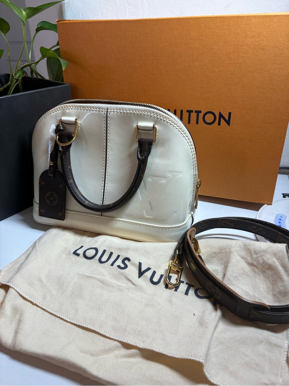 Louis Vuitton White Vernis Alma BB - Picture 2 of 11